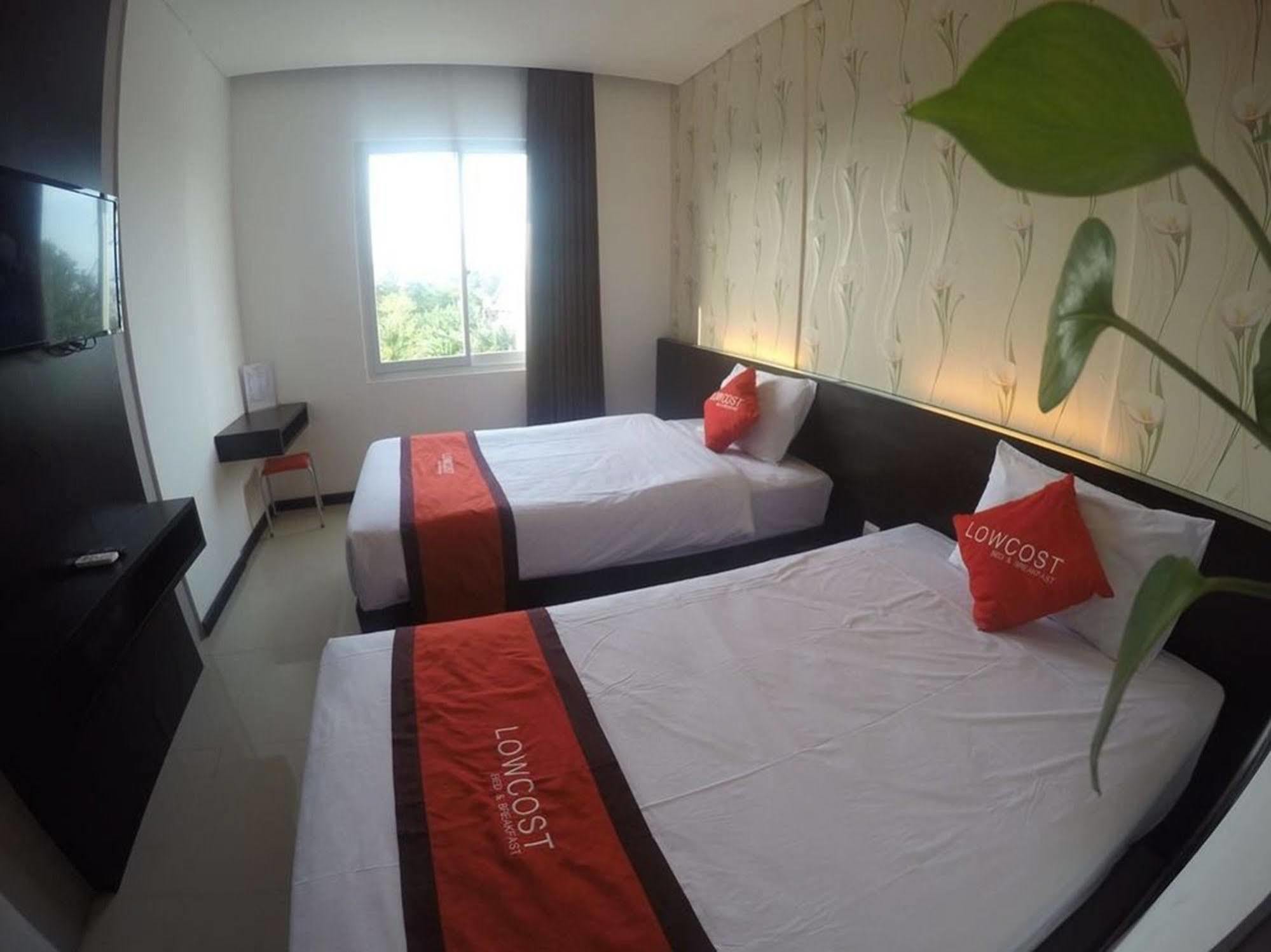 Lowcost Bed & Breakfast Jimbaran Kültér fotó